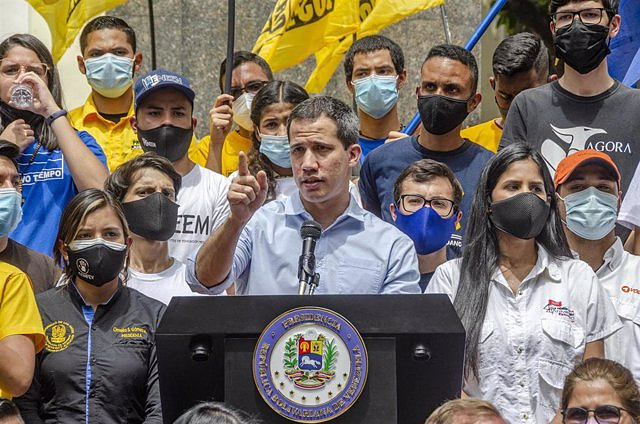 Guaidó is attacked during a visit to the state of Cojedes, Venezuela