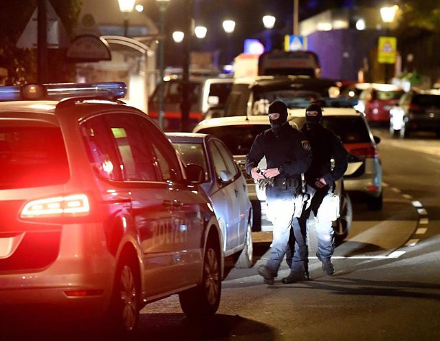 Suspected 18-year-old Islamist arrested in Austria