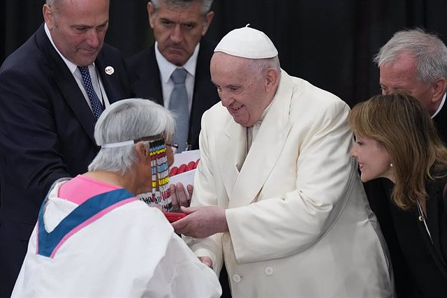 The Pope reiterates his apologies to young Inuit in Canada