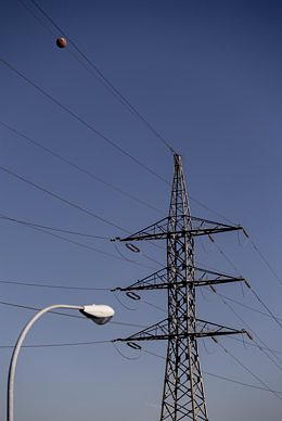 The price of electricity falls 5.5% this Friday, to 276.39 euros/MWh
