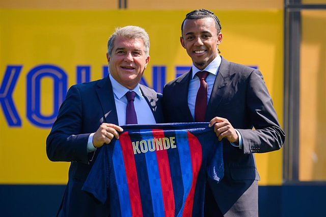 Laporta: "Koundé showed his interest in coming and resisted"