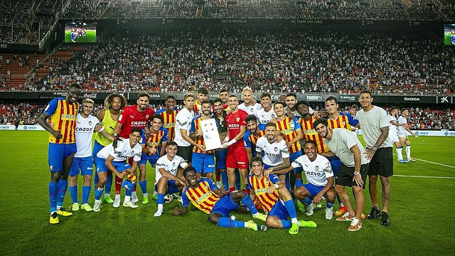 Valencia keeps its Orange Trophy pending from Guedes