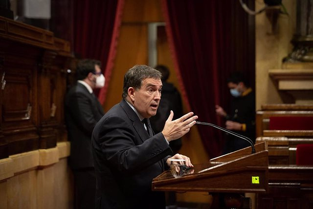 Together, he disobeys ERC and rules out seeking a temporary replacement for Borràs in the Presidency of the Parliament
