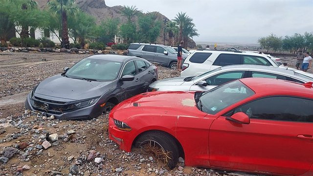 A downpour in Death Valley leaves more than a thousand people stranded