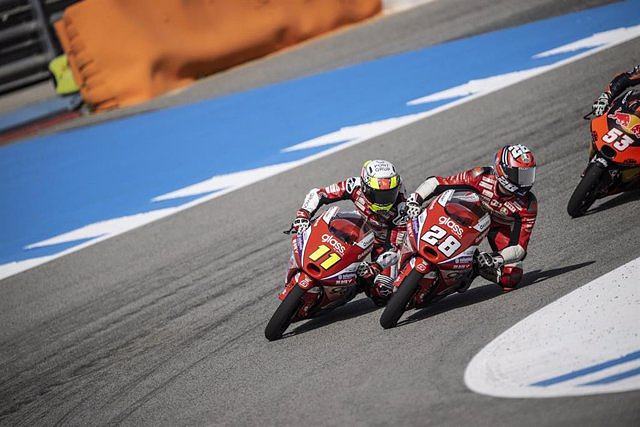 Moreira debuts pole position in Moto3 and Guevara threatens García Dols from the front row
