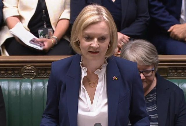 Truss defends before the Parliament of the United Kingdom the reduction of taxes