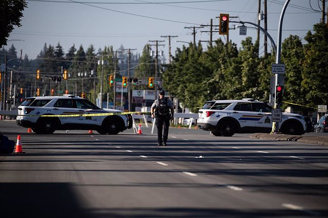 At least ten dead and 15 injured in a multiple stabbing in Canada