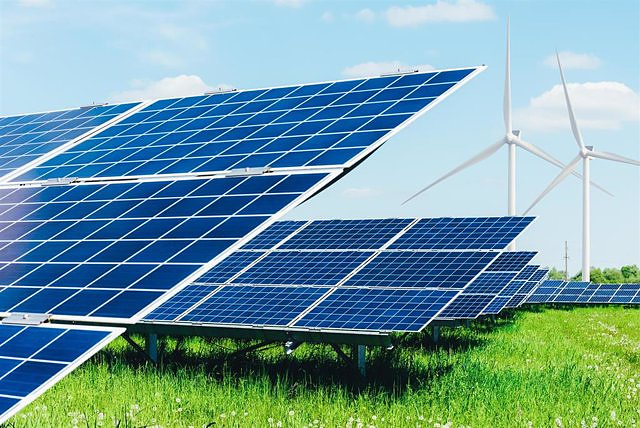 The sale of solar and wind energy generated 13,288 million euros in 2021, according to DBK Informa