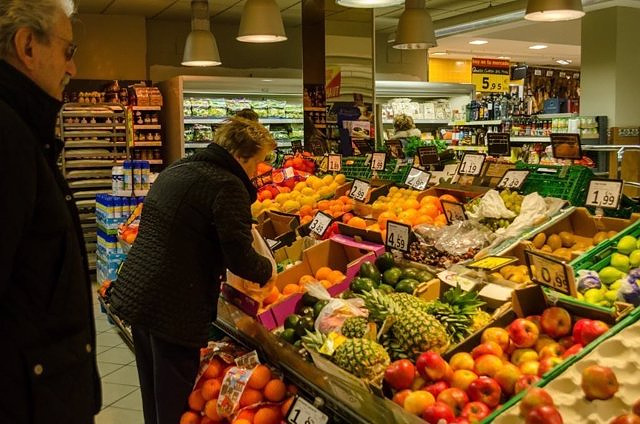 60% of Spaniards face difficulties with the basic shopping basket, 7% more than the global average