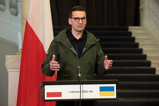 Poland says EU bureaucratic hurdles cause slow response to Ukraine crisis