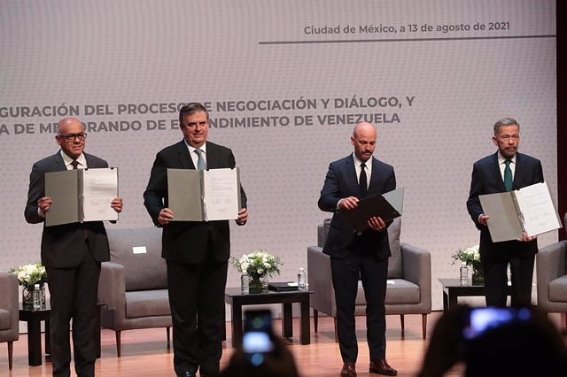 The Government and the opposition of Venezuela sign in Mexico an instrumental social protection agreement for peace