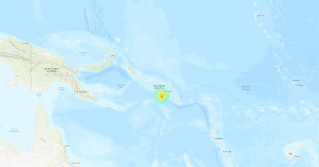 A magnitude 7 earthquake shakes the Solomon Islands and activates the tsunami alert