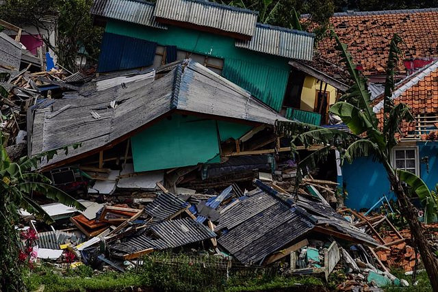 Indonesia figures 321 fatalities and eleven missing from the earthquake