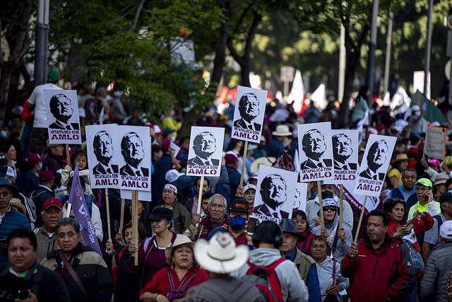 The Mexican authorities put more than one million attendees at the demonstration called by AMLO