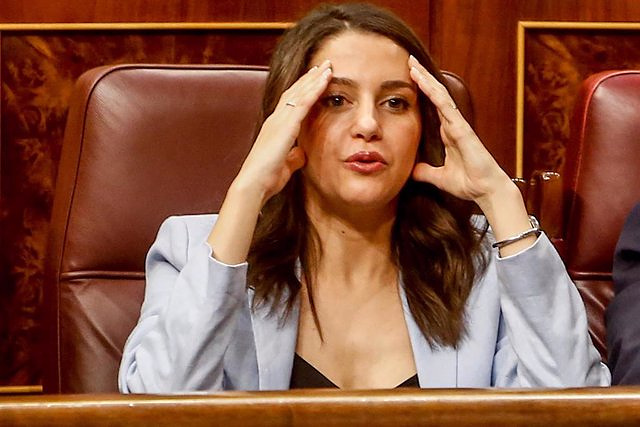 Arrimadas denounces Batet's permissiveness before the "pasts" of Irene Montero in the chamber: "That's good"