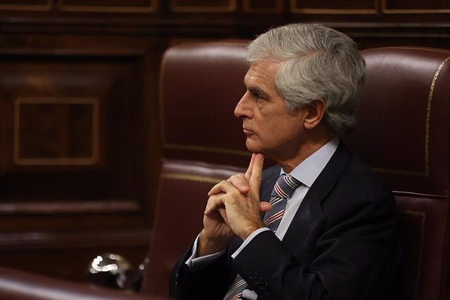 Adolfo Suárez Illana leaves politics to reform his "professional and family obligations"
