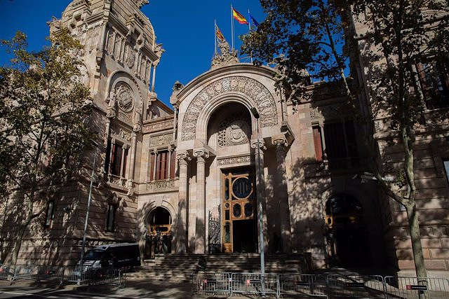 Two PSC councilors accept a year in prison for throwing police officers out of a hotel in Pineda (Barcelona) for 1-O