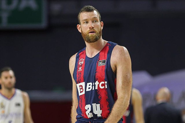 Baskonia resurfaces against Efes to put a stop to its European bad streak