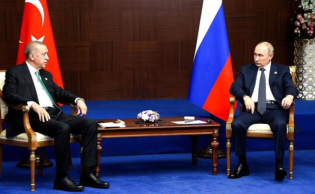Erdogan asks Putin for "a unilateral ceasefire" to promote a peace process in Ukraine
