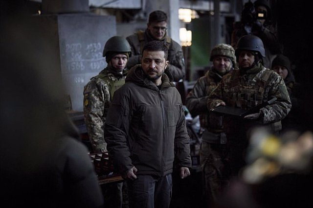 Zelensky warns of a Russian attempt to break through the front line in Bakhmut