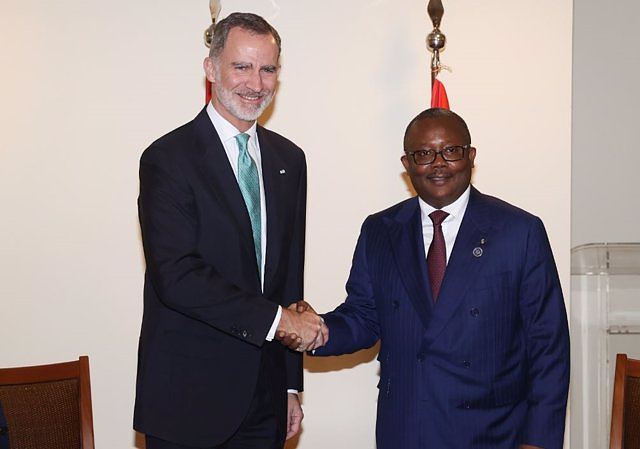 The King meets with the President of Guinea Bissau on his trip to Brazil for the inauguration of Lula da Silva