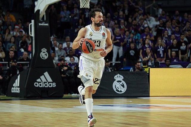 Sergio Llull suffers an injury to the internal lateral ligament of his left knee