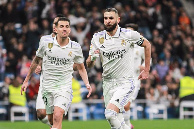 Real Madrid prolongs its World Cup euphoria at the expense of a poor Elche