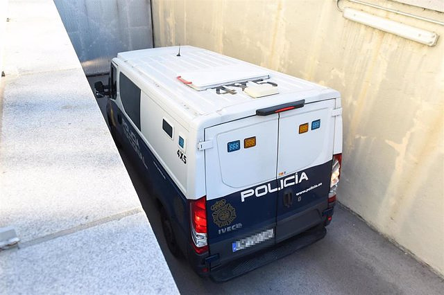 The defense of the detainee for the murder of a sacristan in Algeciras questions whether there was a terrorist purpose