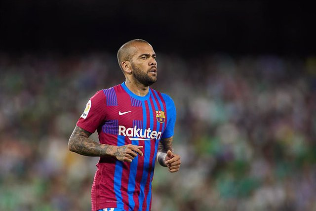 Dani Alves believes that Sutton's cameras "deny" the complainant and asks to be released from prison