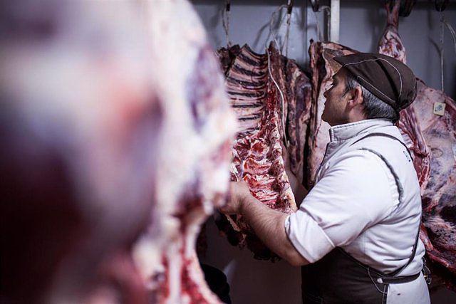 The meat industry urges "extraordinary measures" such as the drop in VAT given the situation in the sector