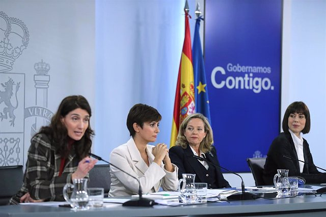 The departure of Maroto and Darias from the Government lowers women in the Council of Ministers by 8 points to 52%