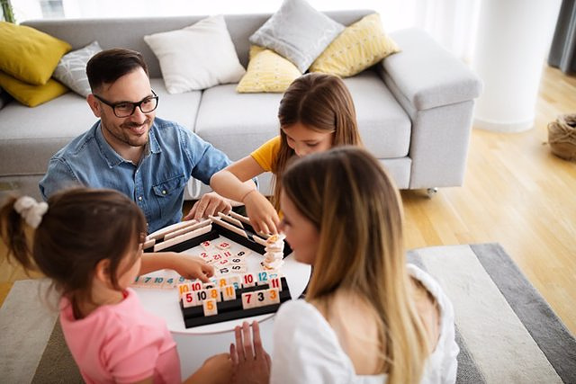 Children's brains change with board games: here are their 7 benefits and guidelines for playing healthy