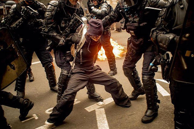 More than 200 detainees and 175 police officers injured after a new day of protests in France