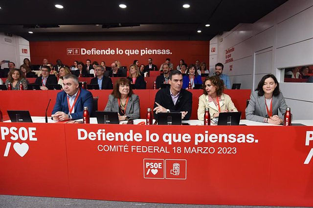 Sánchez boasts of guaranteeing "social peace" against a PP that is opposed to reforming pensions pushed by the employer