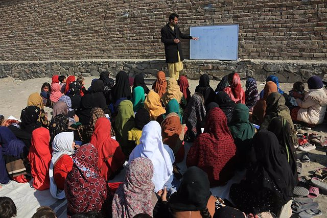 Groups of women protest in Afghanistan to claim their rights under the Taliban yoke