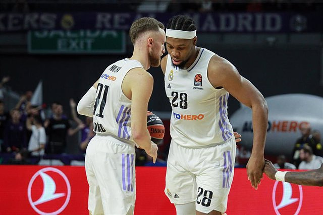 Real Madrid defends its status against a weak Baskonia at home