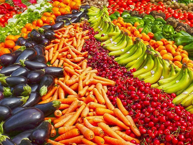 One in three basic foods rises in price in March, more in fruits and vegetables, according to Facua
