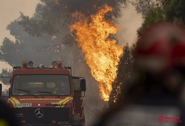 The Villanueva de Viver fire advances "faster" than expected after calcining 4,000 hectares