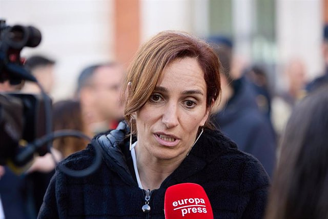 Mónica García welcomes the fact that the central government is reviewing the thermal social bonus and makes Ossorio ugly because he "boasts" about this aid