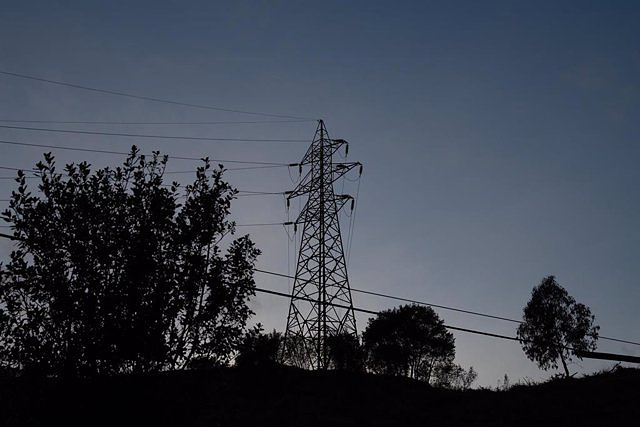 The price of electricity will rise this Wednesday by almost 116%, up to 132.68 euros/MWh