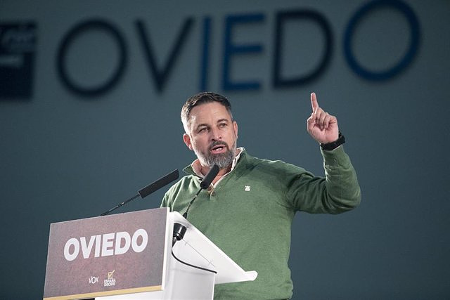 Abascal charges against Moreno and Ayuso for defending the 2030 Agenda and sets an example of CyL for future agreements between PP and Vox