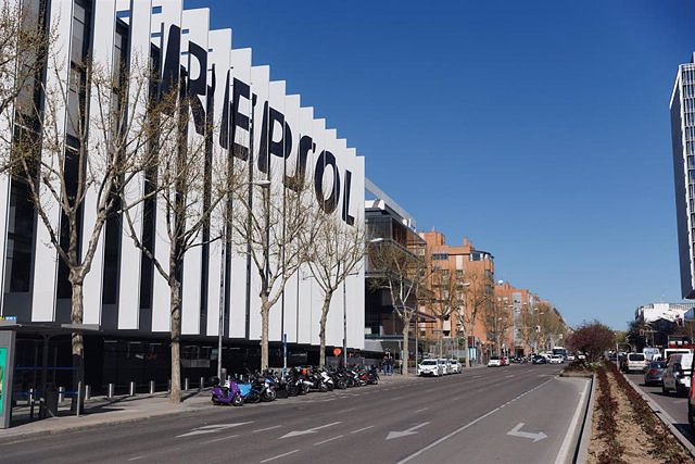 Repsol settles its legal battle with Sinopec taking 100% of the joint venture they have in the United Kingdom