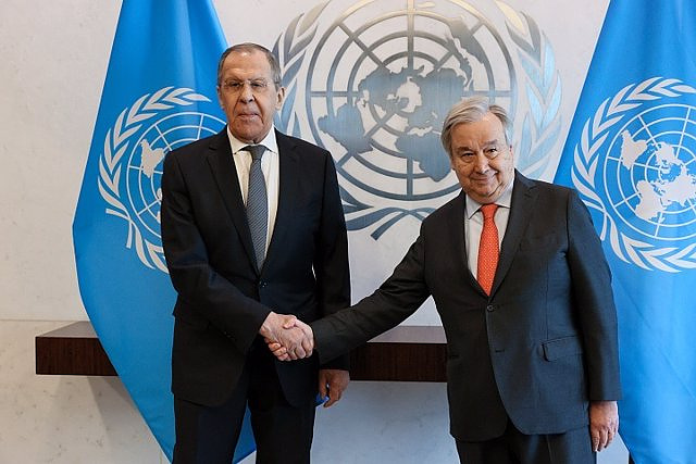 Guterres meets with Lavrov and gives him a letter to Putin