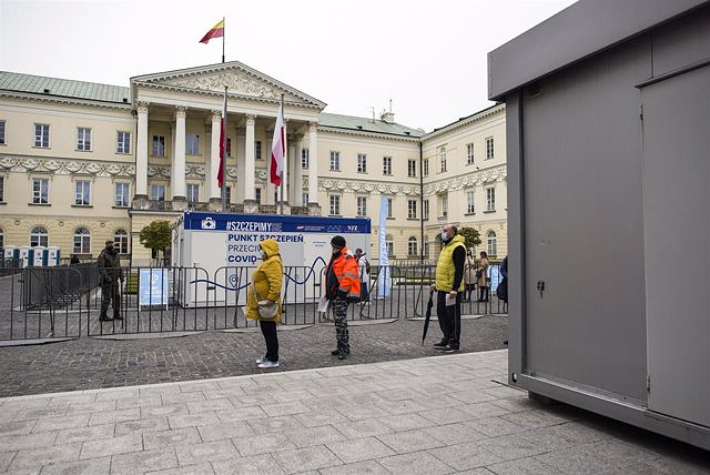 Russia warns of a "tough response" after the seizure of the school of the Russian Embassy in Warsaw