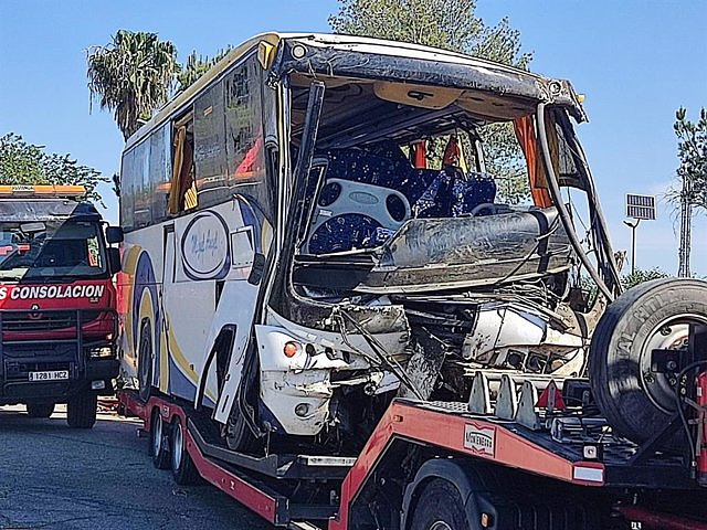 Seventeen seasonal workers injured in the Almonte (Huelva) bus accident remain hospitalized, three in serious condition