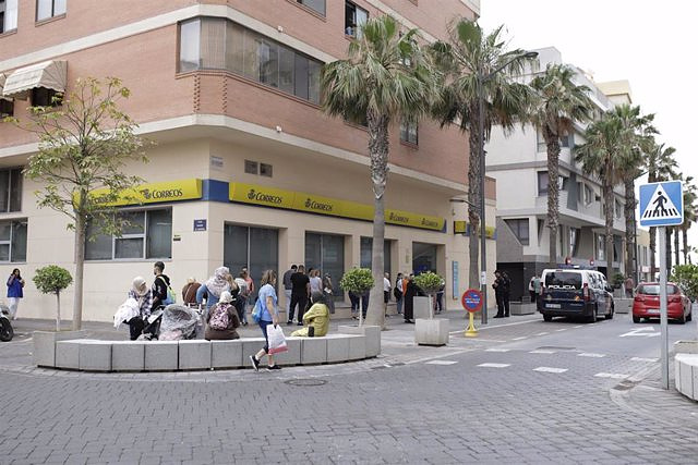 Three out of four votes by post in Melilla are still not sent within hours of the deadline