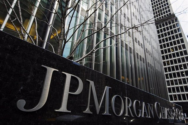 The CEO of JPMorgan considers "this part of the crisis" resolved after the purchase of First Republic Bank
