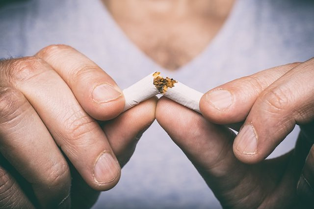 Lung cancer: quitting smoking early is associated with longer survival