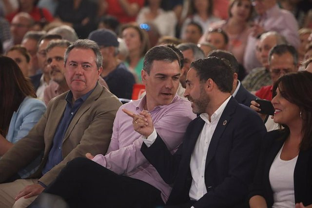 Sánchez accuses Moreno of governing in Andalucía "with pride and climate denialism"
