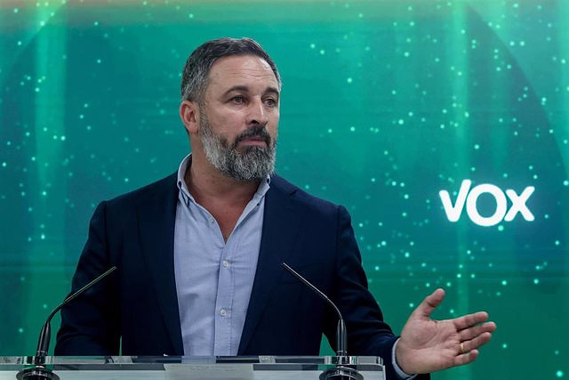 Abascal reaches out to the PP to agree and says that now Feijóo has to choose: "O Vox or another path"